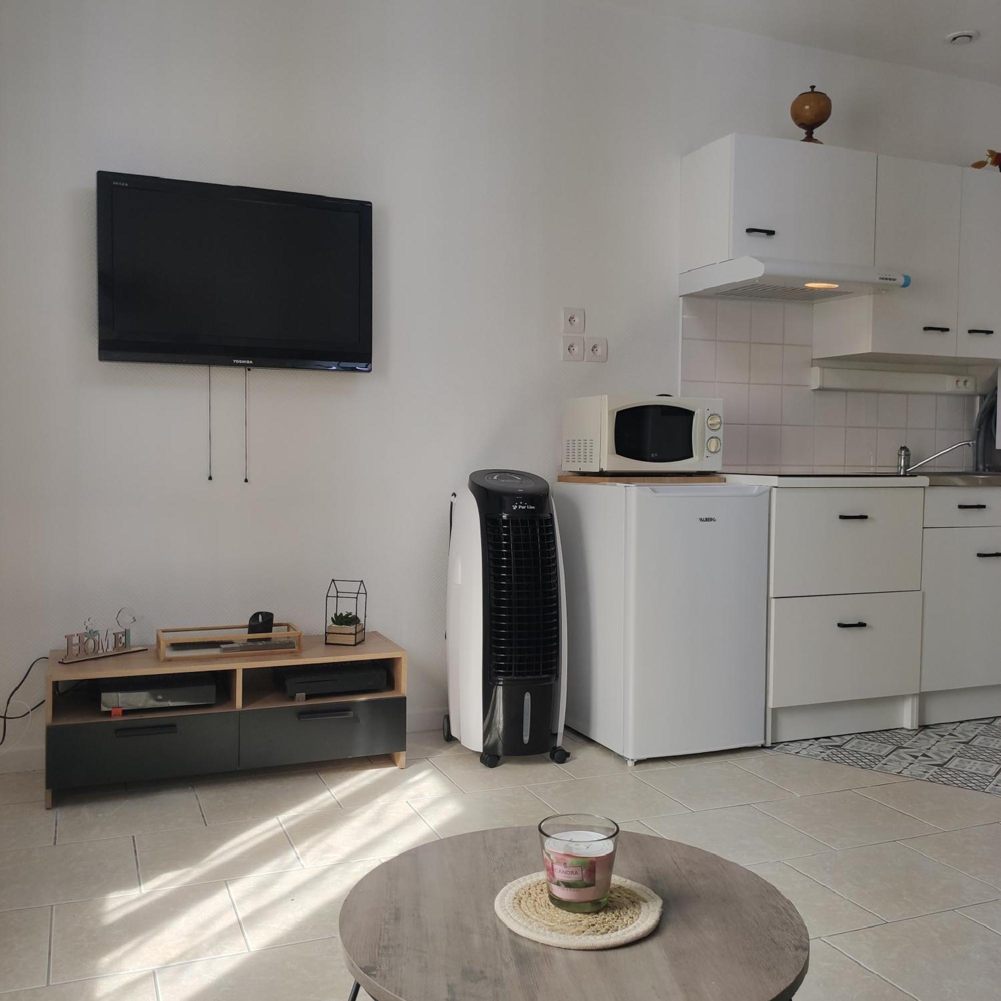 Dans Le Centre Historique Apartment โนยง ภายนอก รูปภาพ
